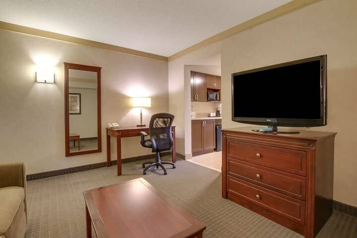 Room 44 of 118