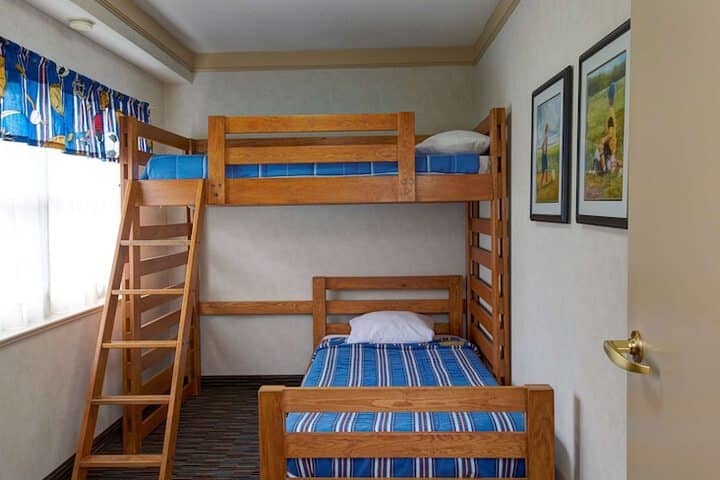 Room 16 of 118