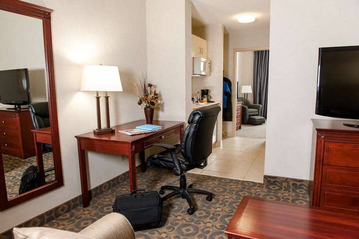 Room 15 of 118