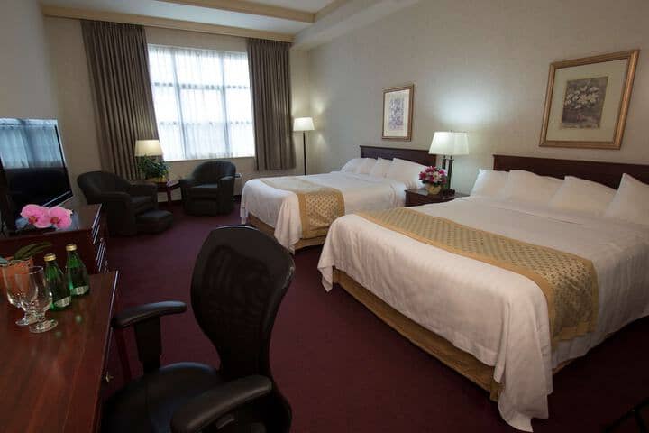 Room 30 of 118