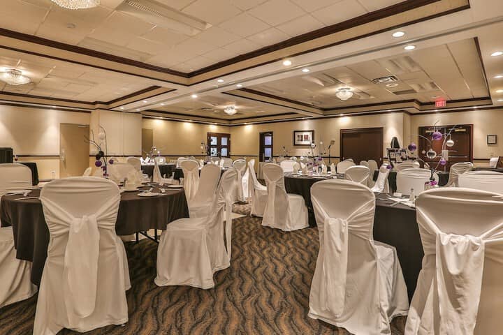 Ballroom/Hall 96 of 118