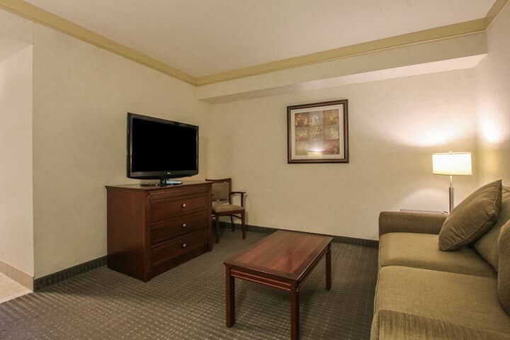 Room 43 of 118
