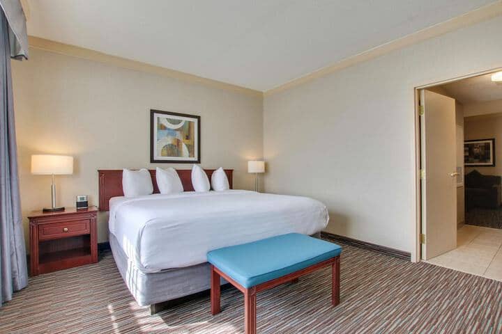 Room 38 of 118