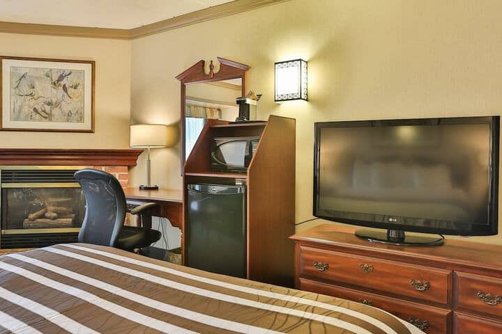 Room 25 of 118