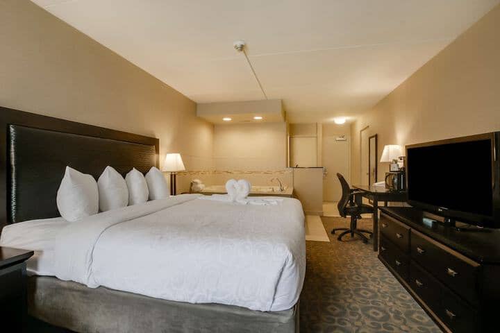 Room 46 of 118